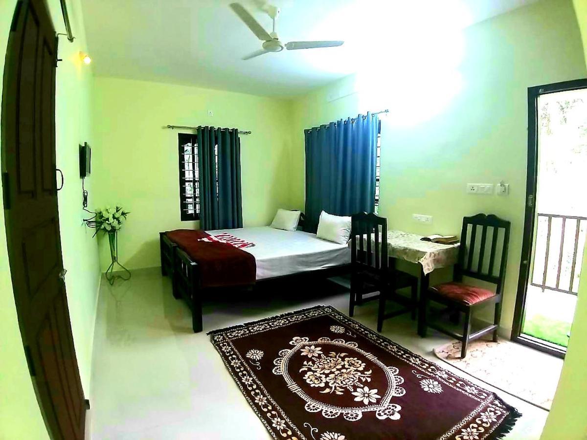 Dean Dale Cottages Thekkady Rum bild